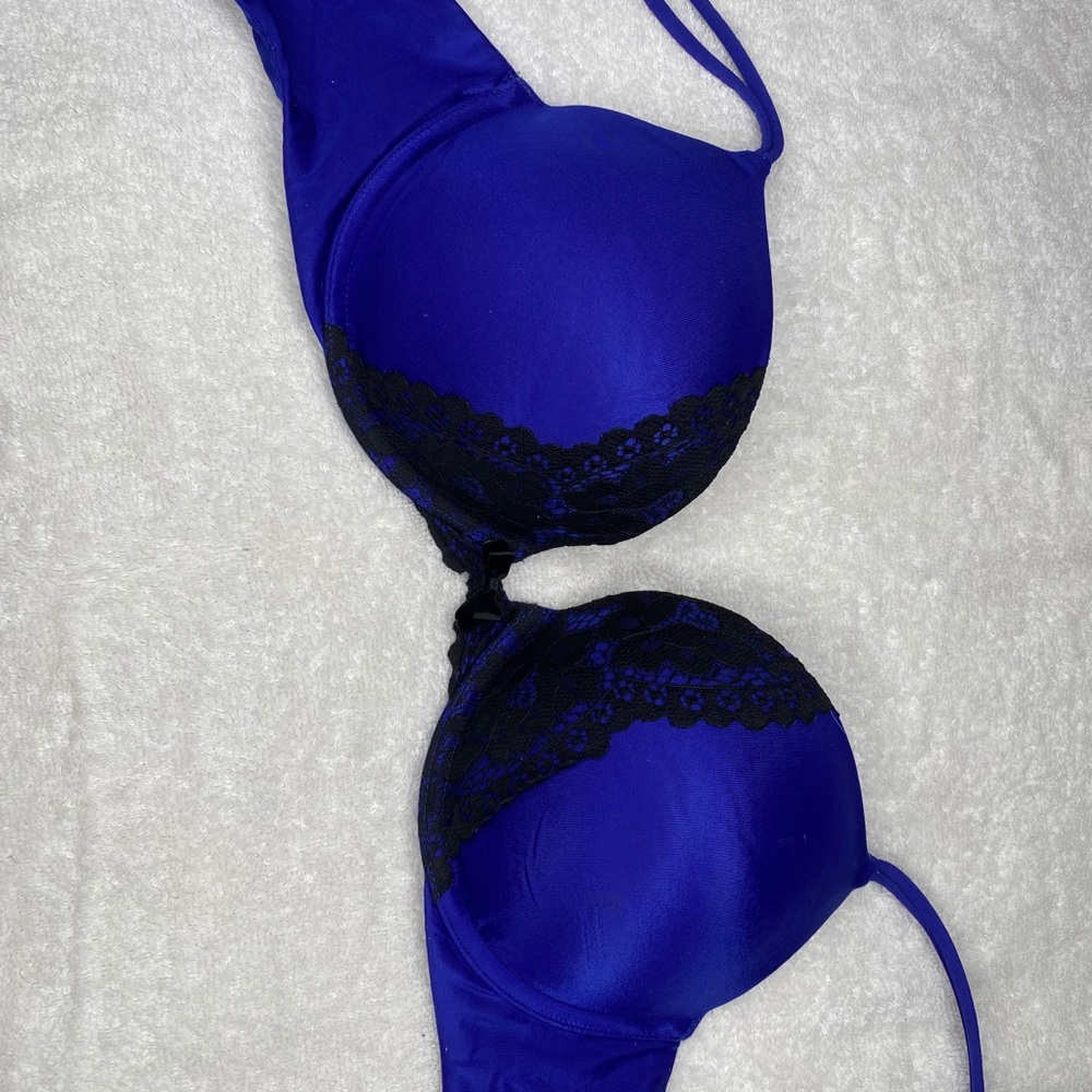 Victoria’s Secret Very Sexy push-up bra